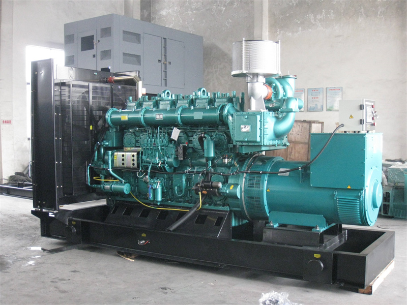 绵阳200KW 柴油发电机的油耗是多少?